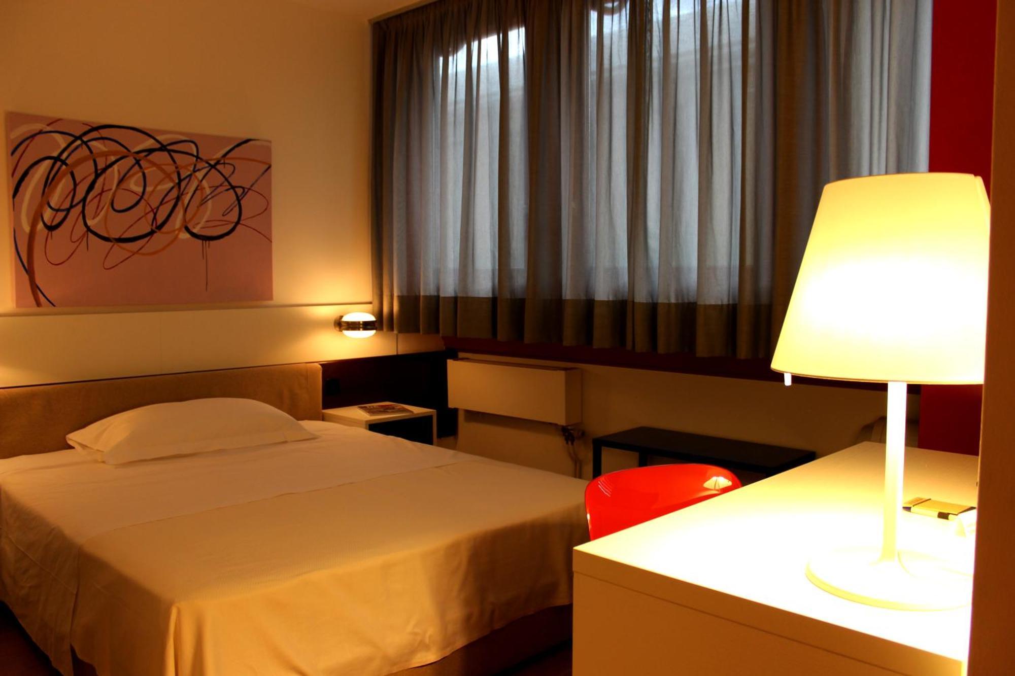 Hotel Garni Centro Chiasso Exterior photo